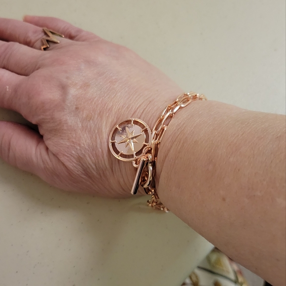 Compass necklace - Picture 2 of 2